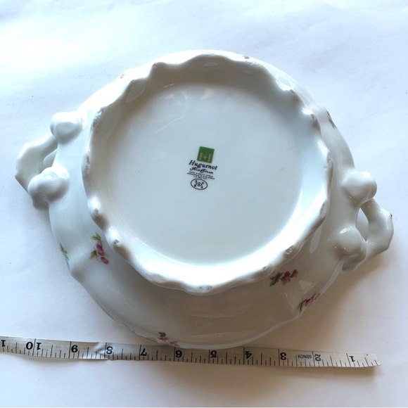 Huguenot Fine China Food Holder with Lid - Picture 10 of 12